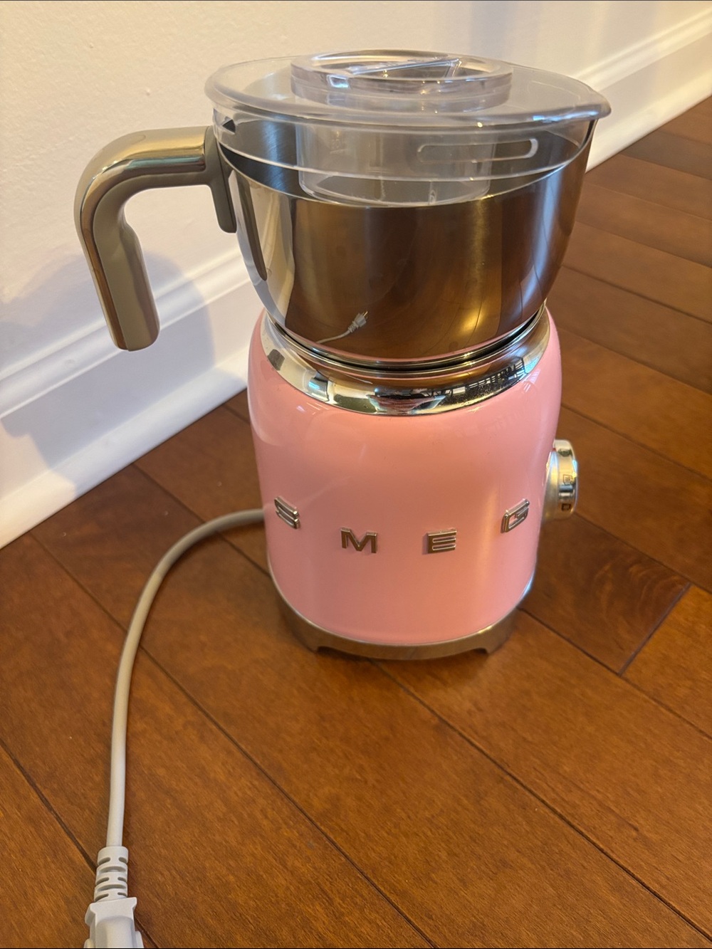 SMEG Pink Electric Milk Frother